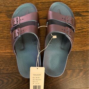 Freedom Moses Purple and Blue Slide Sandals size 4/5- NWT